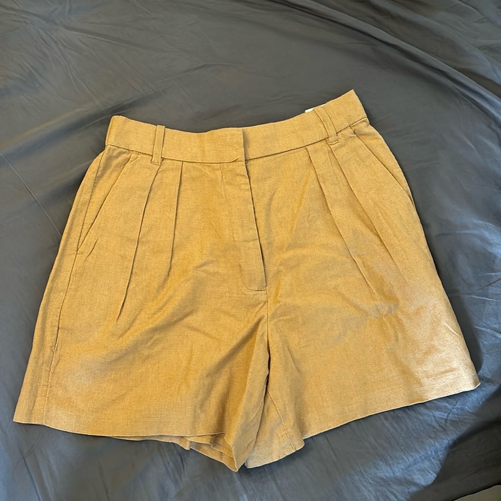 Ultra High Rise Linen-Blend Tailored Short